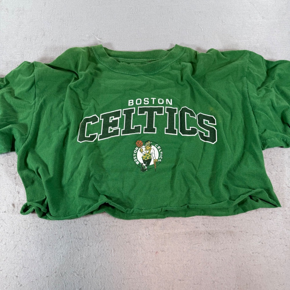 NBA Boston Celtics Cropped Graphic Tee Women's Large Green Boxy Shirt